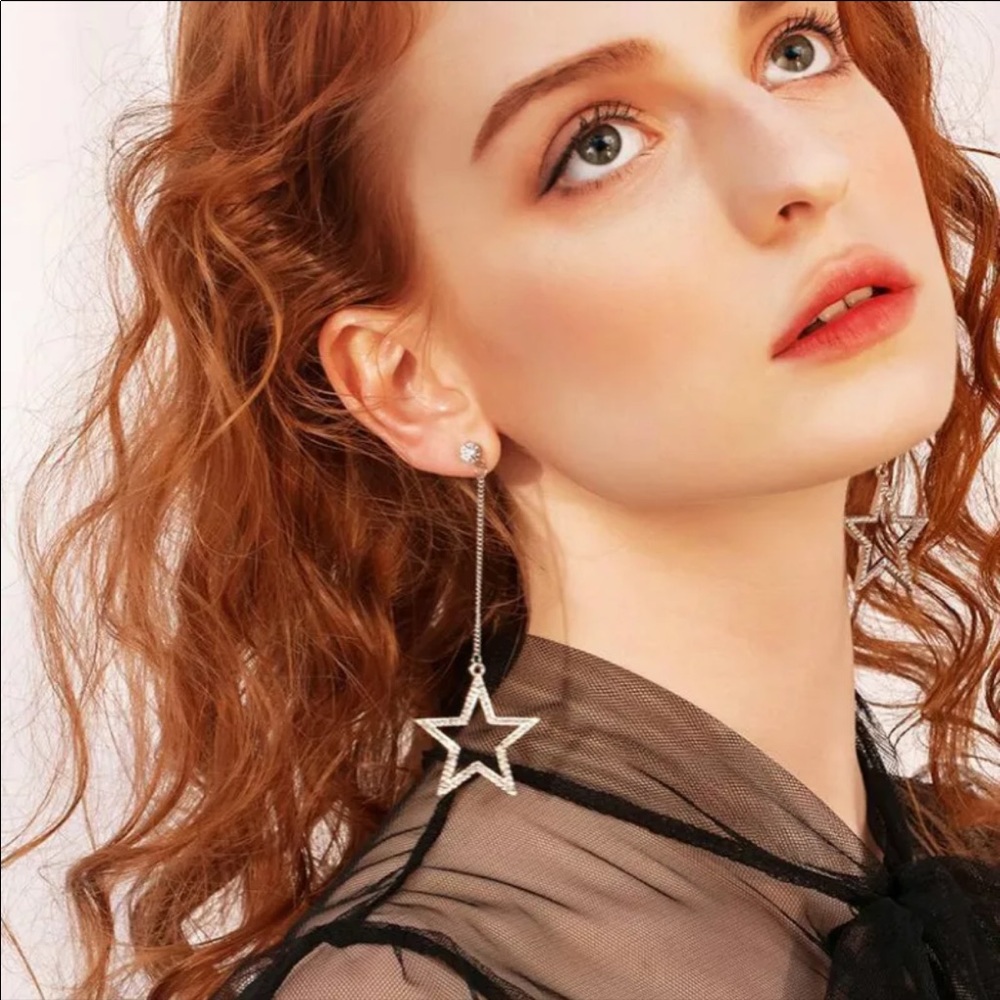 • Mae • Drop Star Chain Earrings - Picture 3 of 4